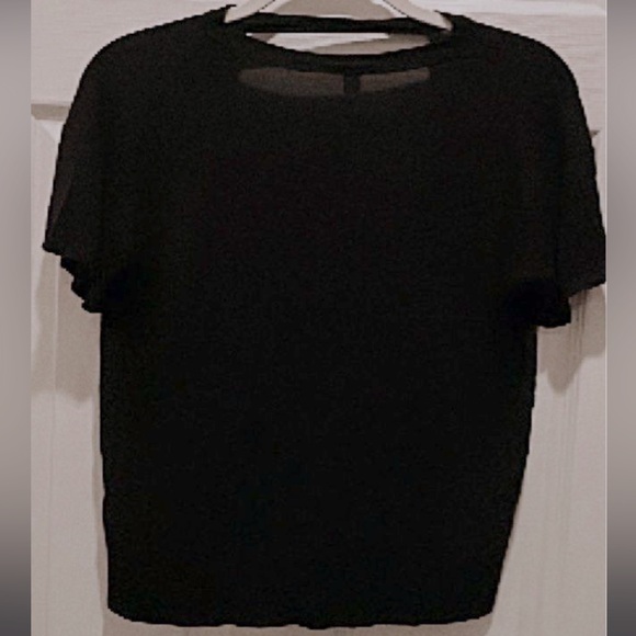 Distressed cutout v neck - Picture 4 of 4